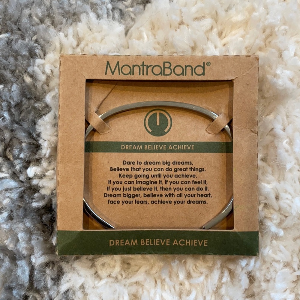 MantraBand Bracelet “DREAM BELIEVE ACHIEVE”